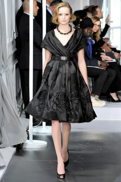 Look 18